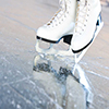 patinage.jpg (Tilted natural version, ice skates with reflection)